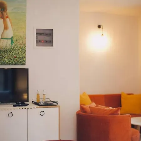 Το Σπίτι Της Ευτυχίας Στούντιο Apartment Karpenisi Exterior photo